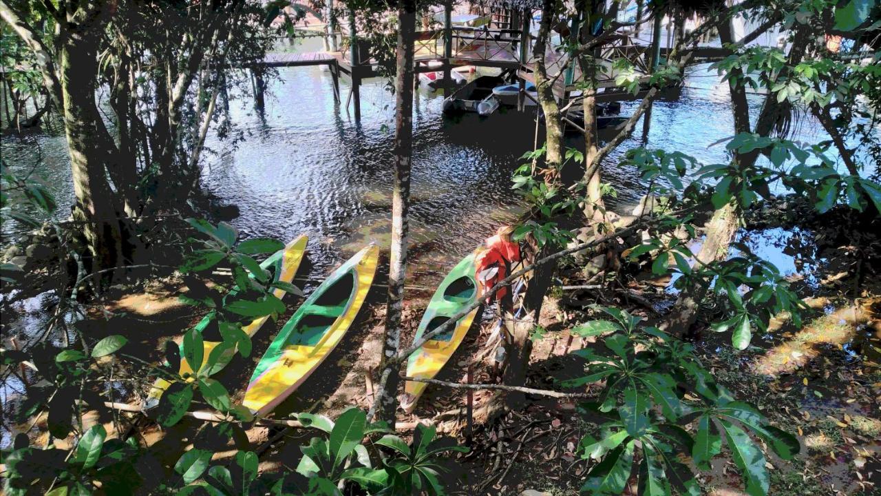 Tortugal Boutique River Lodge Rio Dulce Town Exterior foto