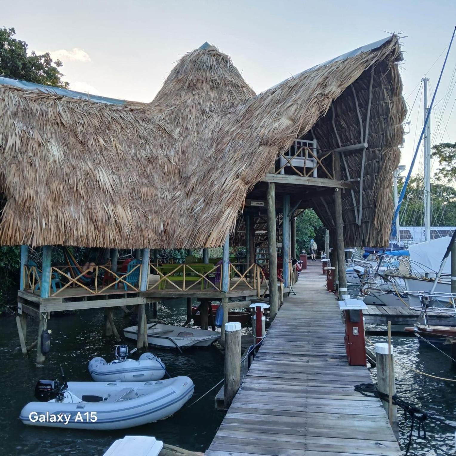 Tortugal Boutique River Lodge Rio Dulce Town Exterior foto